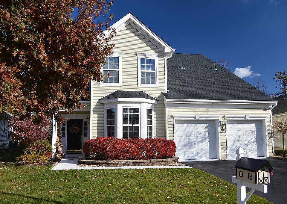 House w/ mailbox! 11/2021