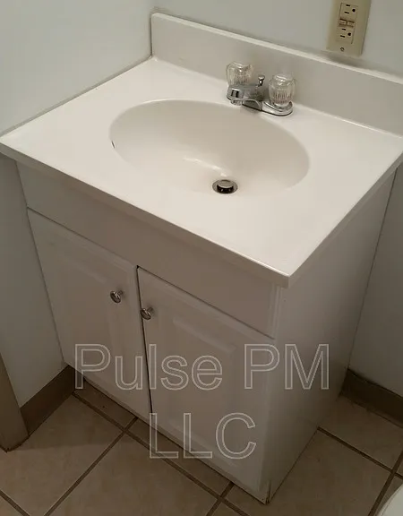 112 E 5th St #LOWER LEVEL — Photo 19