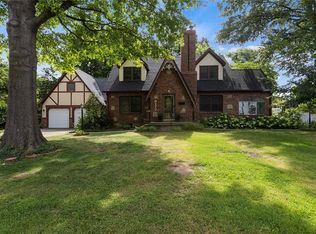 8117 Craig St, Overland Park, KS 66204
