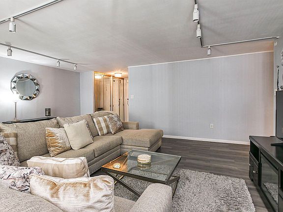 4th image of 101 S Plaza Pl APT 601