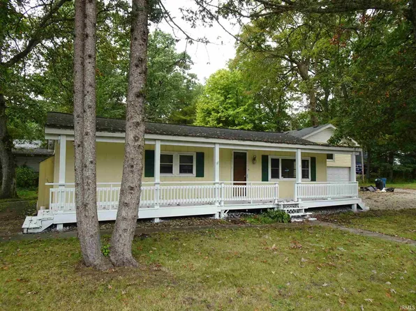 6445 S Eastern Dr, Knox, IN 46534