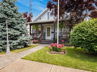 909 E 3rd St, Port Clinton, OH 43452