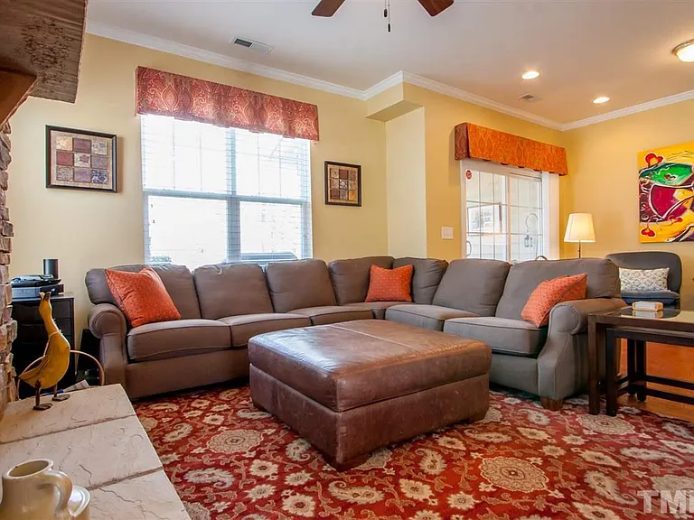 101 Suffolk Green Ln #101 — Photo 3