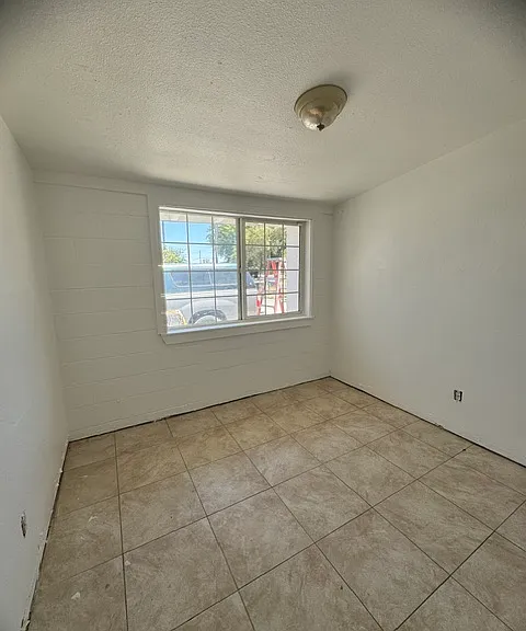 757 S Oliver St — Photo 7