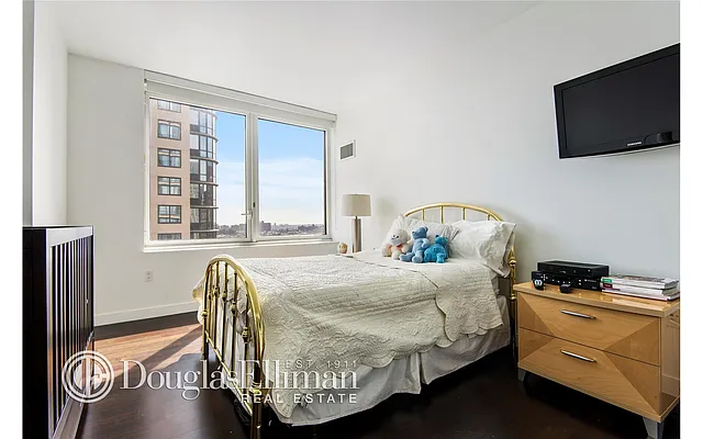 Rented by Douglas Elliman | media 40