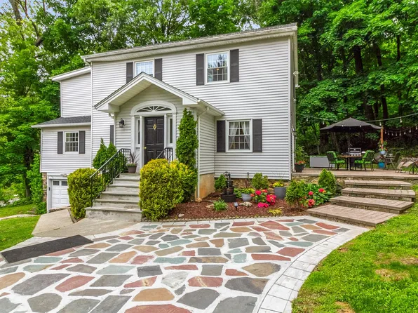 93 W Lake Boulevard, Mahopac, NY 10541