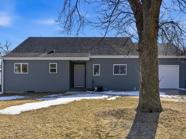 521 29th St NE, Cedar Rapids, IA 52402