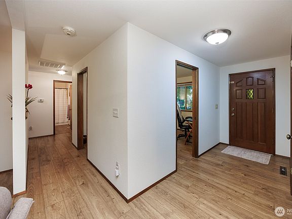4th image of 2903 168th Street SE