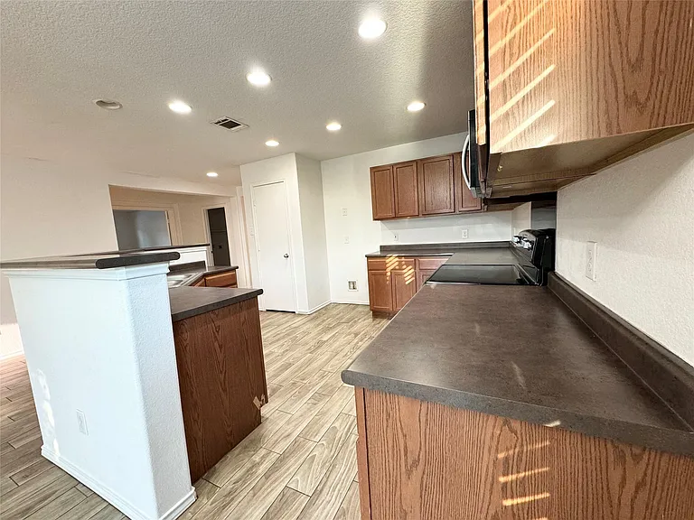 1152 Hyde Park Dr — Photo 5