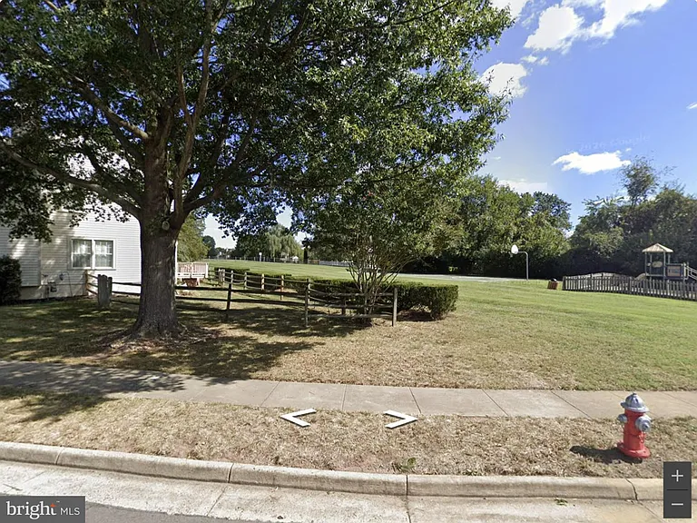 5511 Village Center Dr — Photo 12