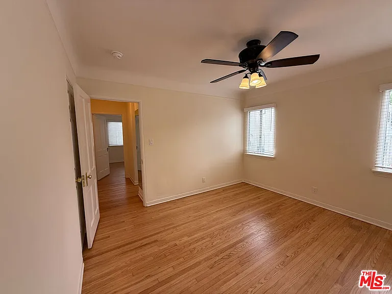 617 W Glenoaks Blvd — Photo 20