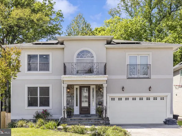 10502 Parkwood Dr, Kensington, MD 20895