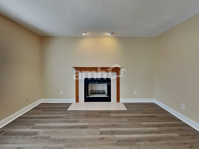 516 Longview St — Photo 5
