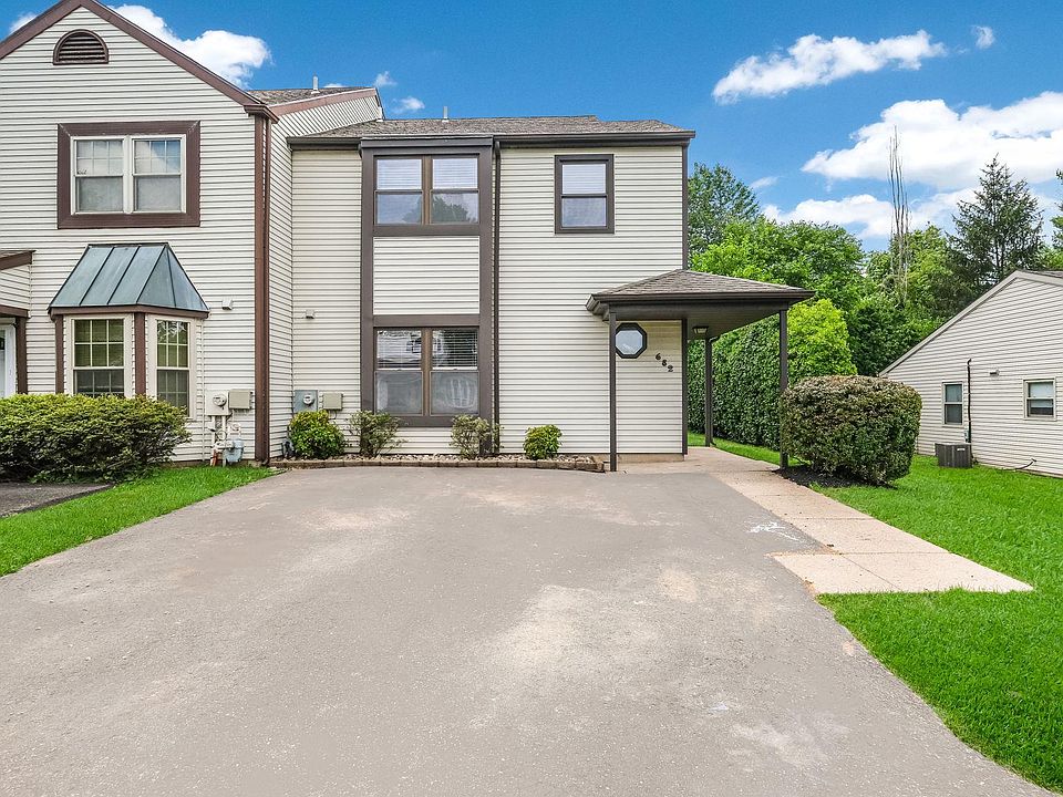 1st image of 682 Whittier Dr