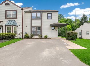 682 Whittier Dr, Warminster, PA