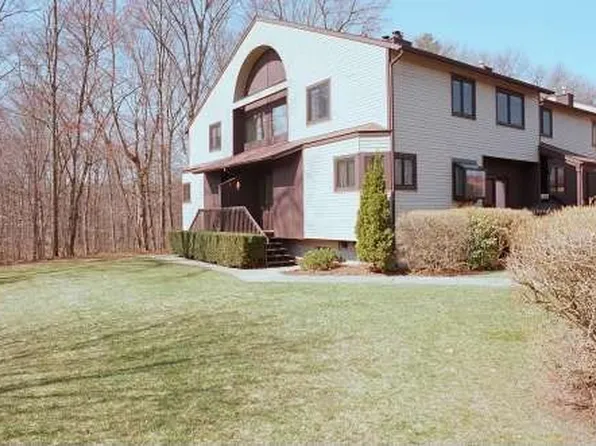 2201 Mill Pond Dr, South Windsor, CT 06074