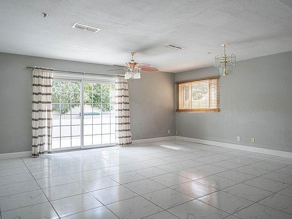 4th image of 8375 Le Mesa St