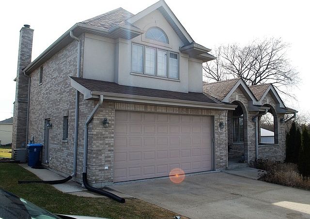 2nd image of 1025 63rd St