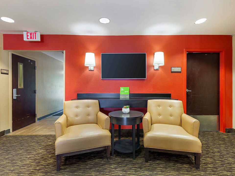 Lobby and Guest Check-in