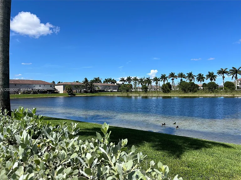 2555 SW 147th Path #2555 — Photo 3