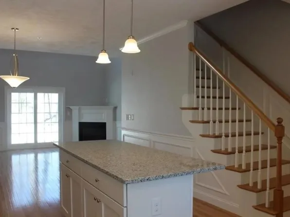 59 Olympia Ave, Shrewsbury, MA