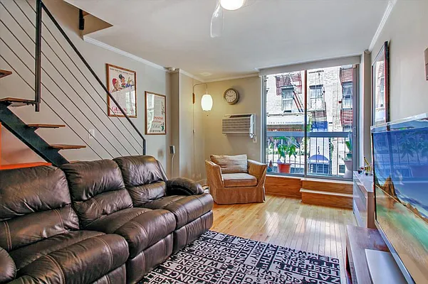 Sold by iList, LLC | media 8