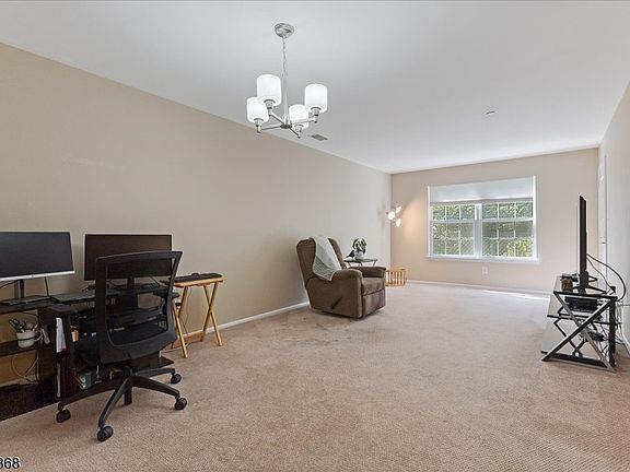 4th image of 50 Pasture Ct