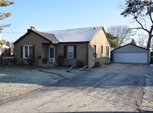 1319 Meadowbrook Blvd, Racine, WI 53405