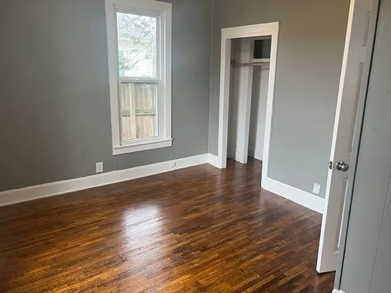 1700 W Chestnut St — Photo 8