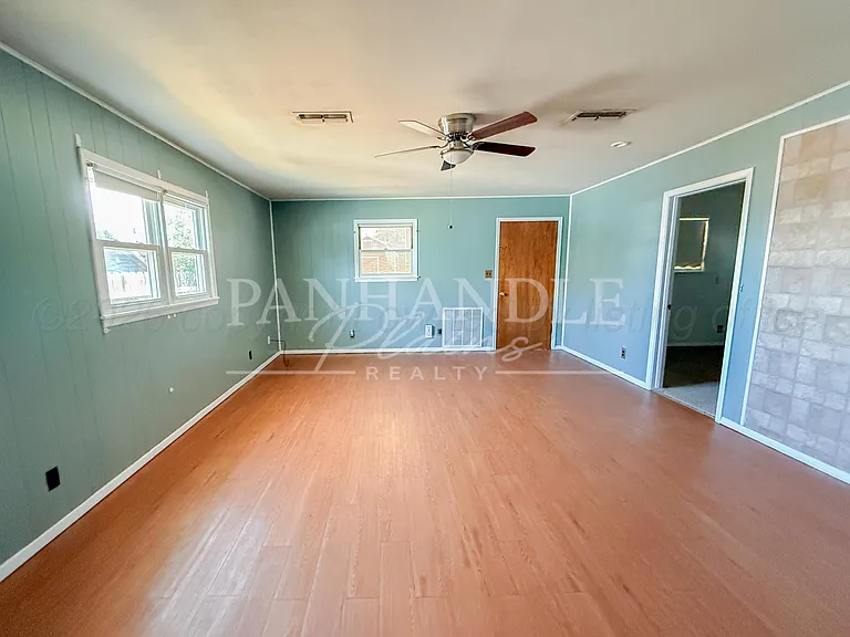 528 Hazel St — Photo 23
