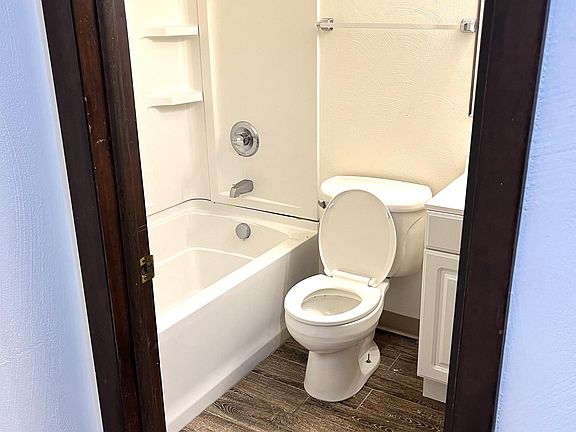 5th image of 306 Harvey Ave APT 4