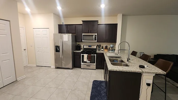 37 Temple Dr — Photo 4
