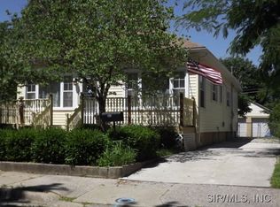 746 Rice St, Wood River, IL 62095