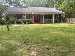 8595 Peconic Bay Blvd, Laurel, NY 11948