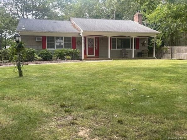 8595 Peconic Bay Blvd