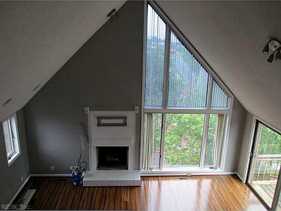 5th image of 696 Mowbray Arch APT 560