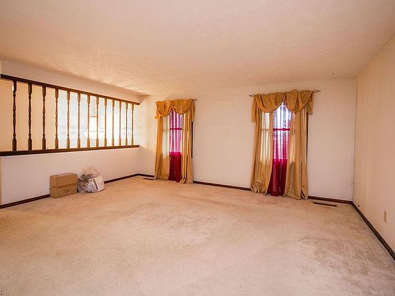 3rd image of 4945 Sharonwood Ave NW