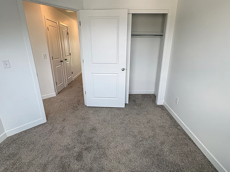 486 S 700 W — Photo 20