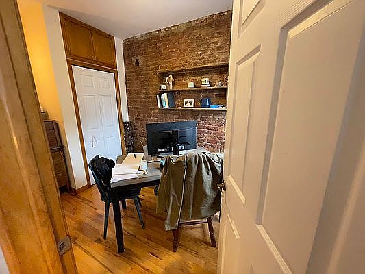 3rd image of 190 W 9th St #2