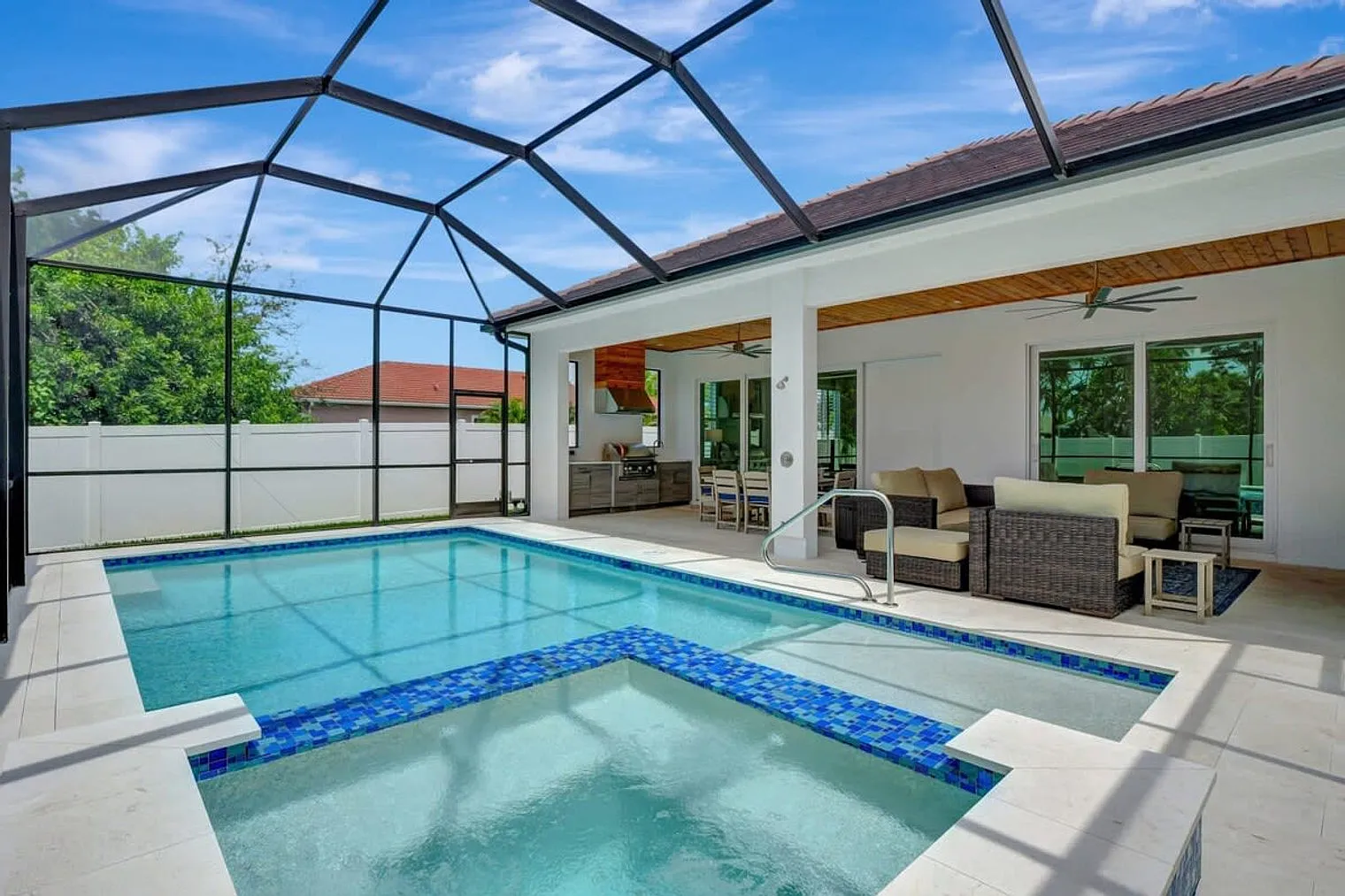4 bed, 3.0 bath, 2497 sqft, $9,252 — Photo 3