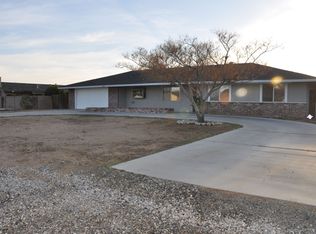 12641 Algonquin Rd, Apple Valley, CA 92308