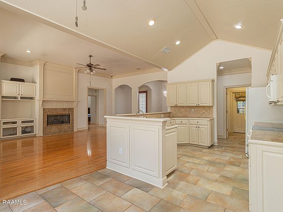4th image of 104 Hyacinth Dr