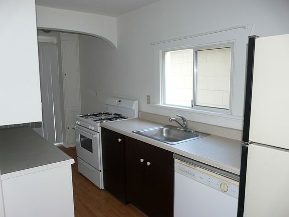 5th image of 417 E Wright Ave