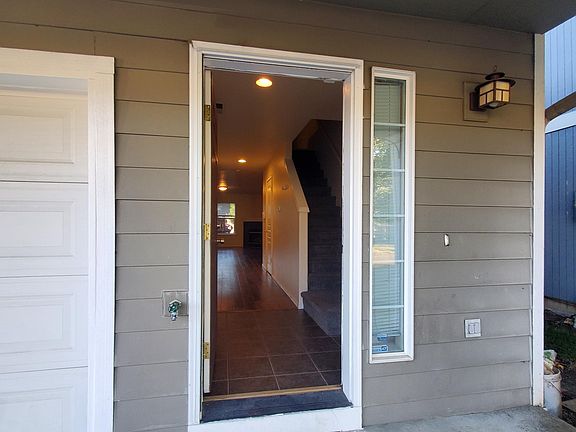 5th image of 6020 NE 33rd Cir