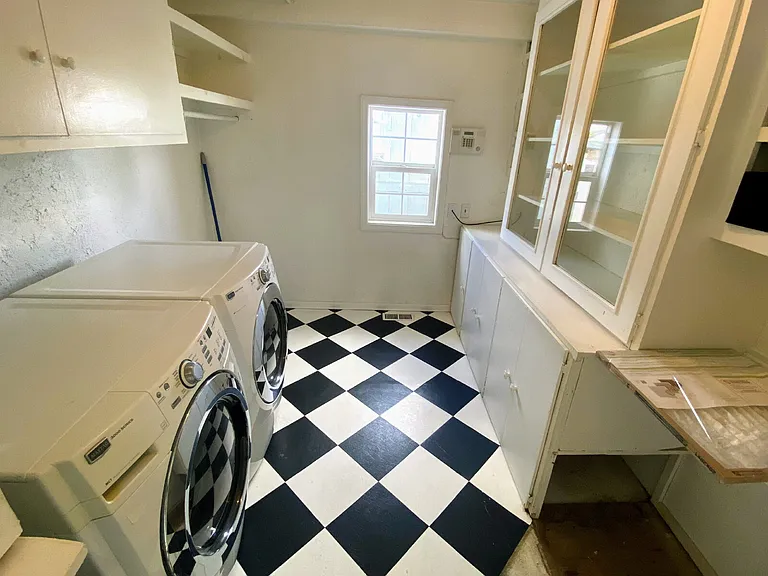 2555 Patrice Dr — Photo 3