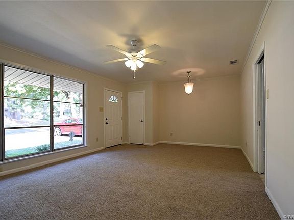 4th image of 9045 Hilton Dr
