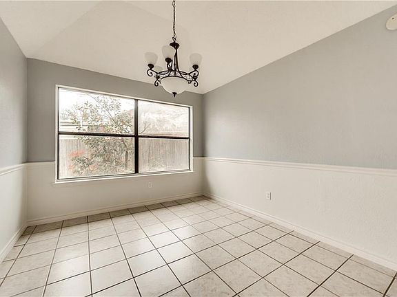5th image of 301 Hunters Creek Dr