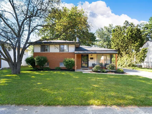 33133 Pierce St, Garden City, MI 48135