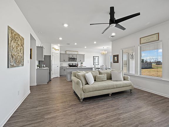 5th image of 23074 Riverbank St