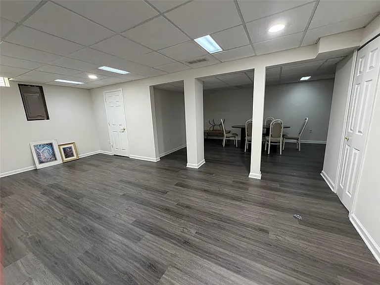 7043 Foxridge Dr — Photo 36